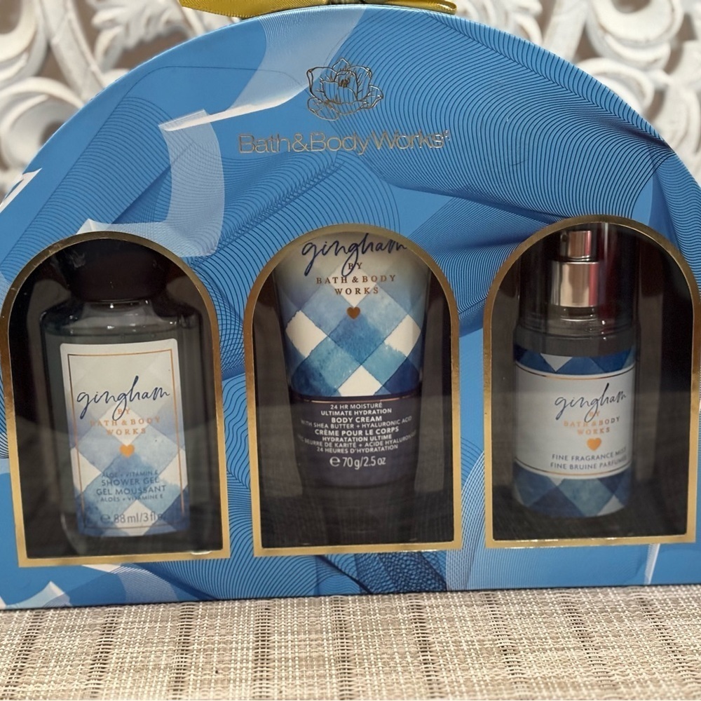 Bath & Body Works Gingham Blue Gift Set In Original packaging.